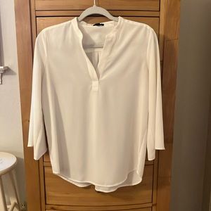 Lovely Ann Taylor Petite white blouse